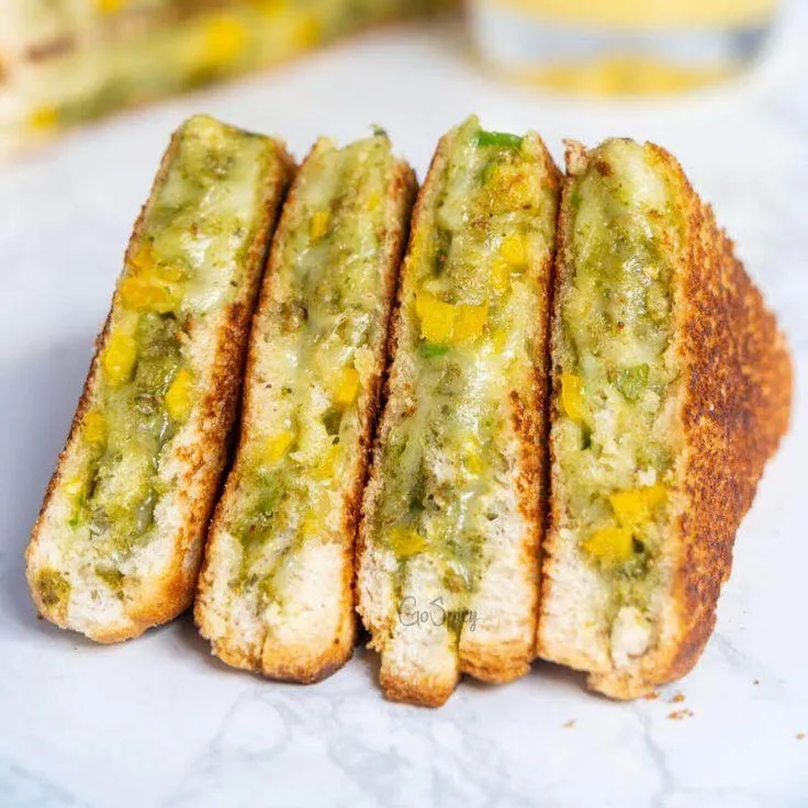 Cheese Aaloo Mutter Sandwich (Grill)