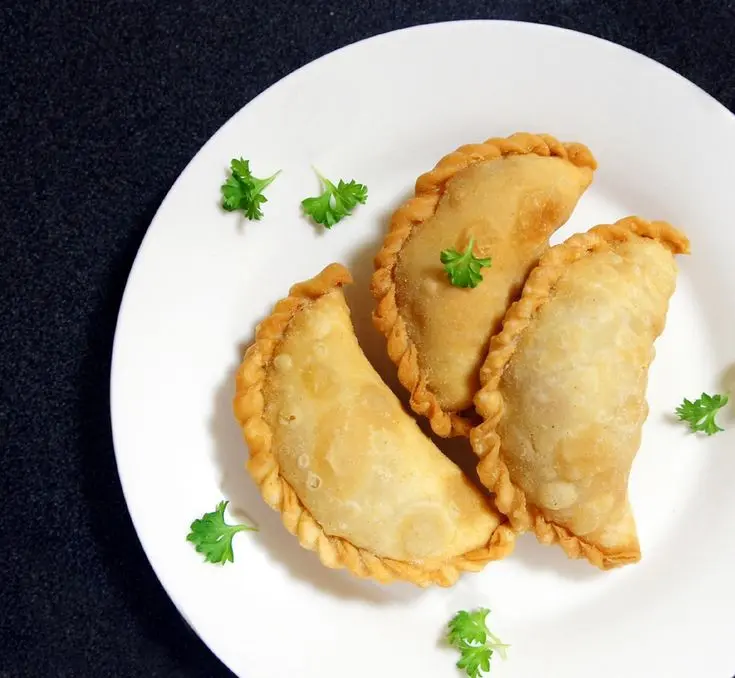 ઝીણી કટીંગ ઘુઘરા 3 pcs